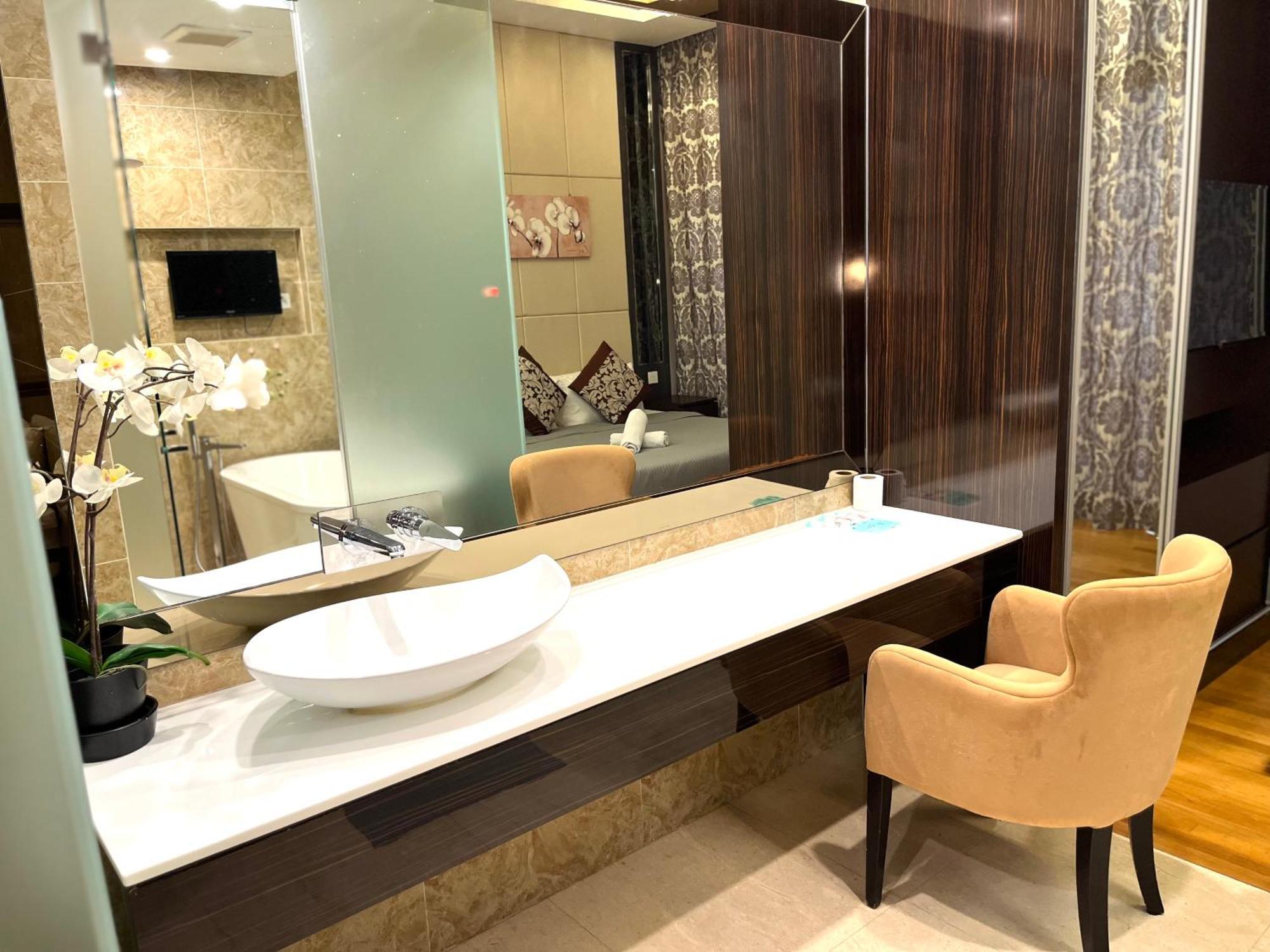 Dorsett Service At *