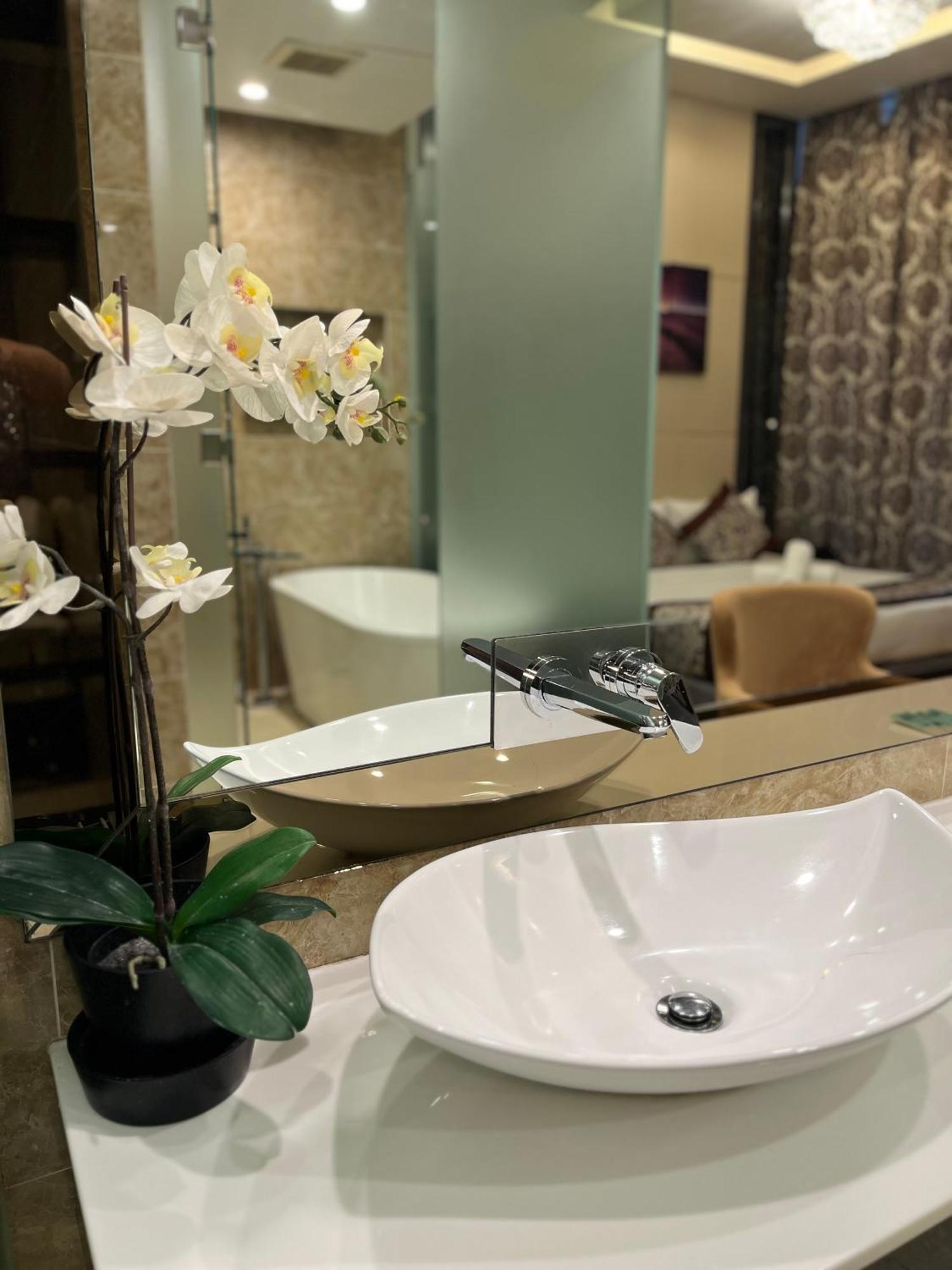 Dorsett Service At *